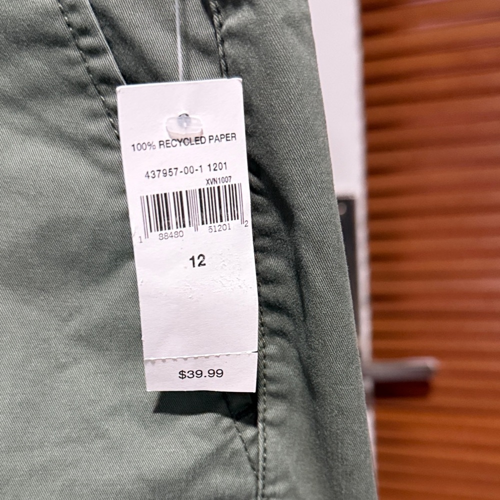 Women's Gap Green Shorts - Picture 6 of 7